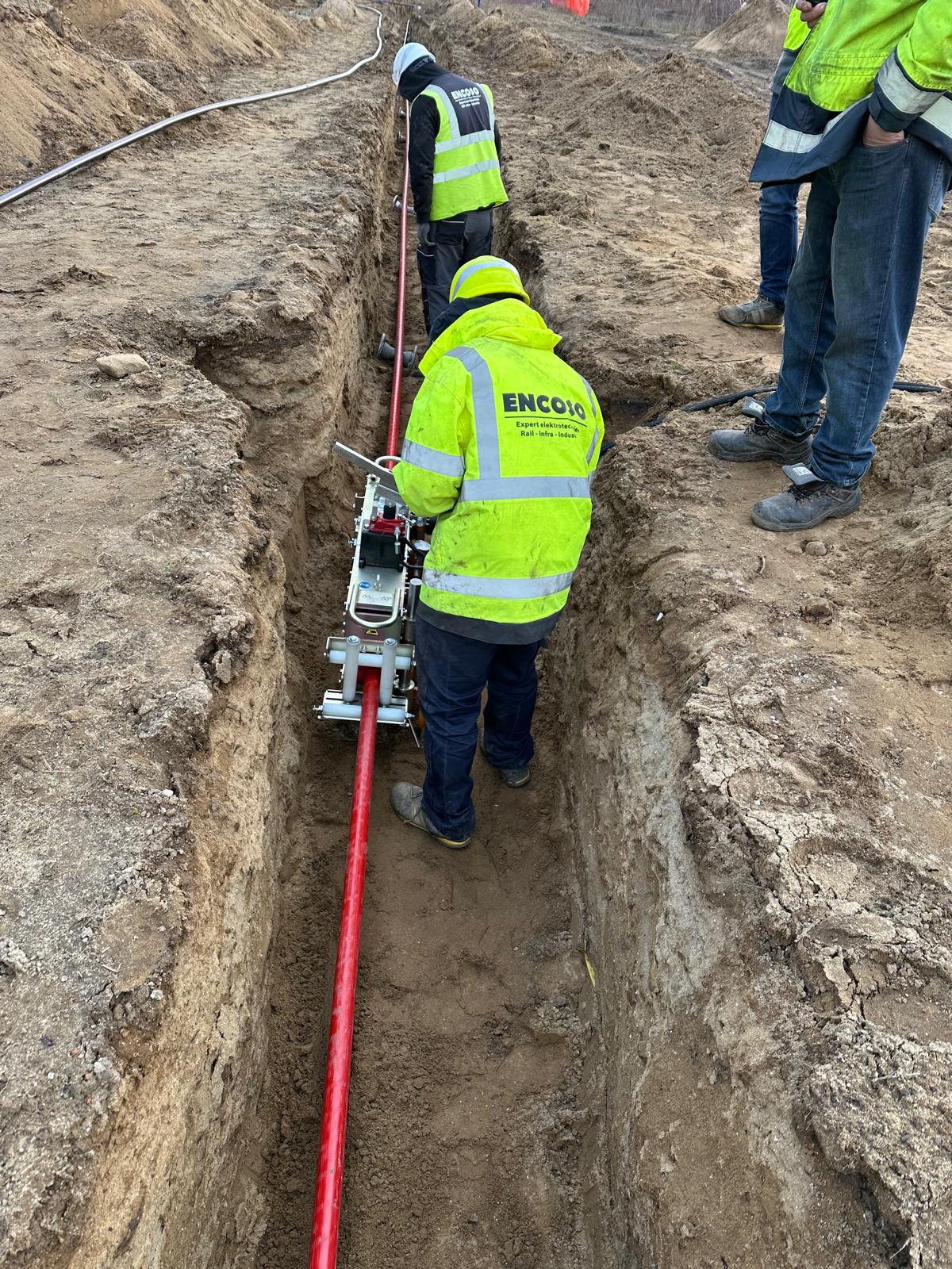 Kabelduwer 12kN; huurprijs per dag met operator - Afbeelding 4